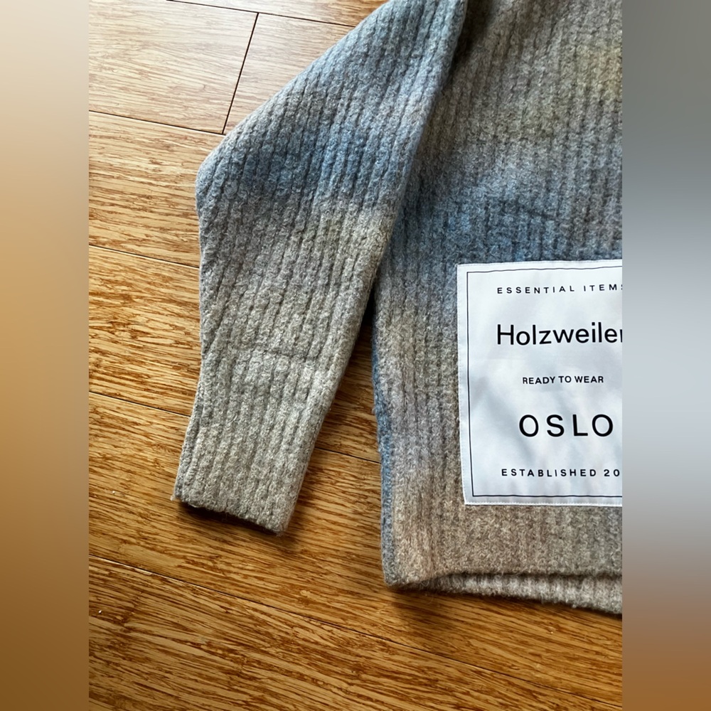 Blue and yellow Holzweiler turtle neck knit sweater with large label patch - Picture 5 of 11